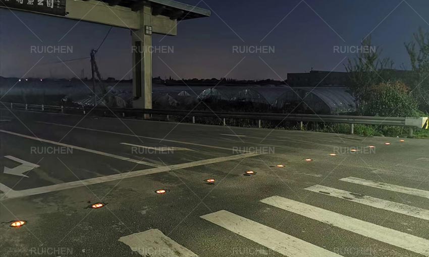 RUICHEN Solar Road Studs Were Installed In Highways