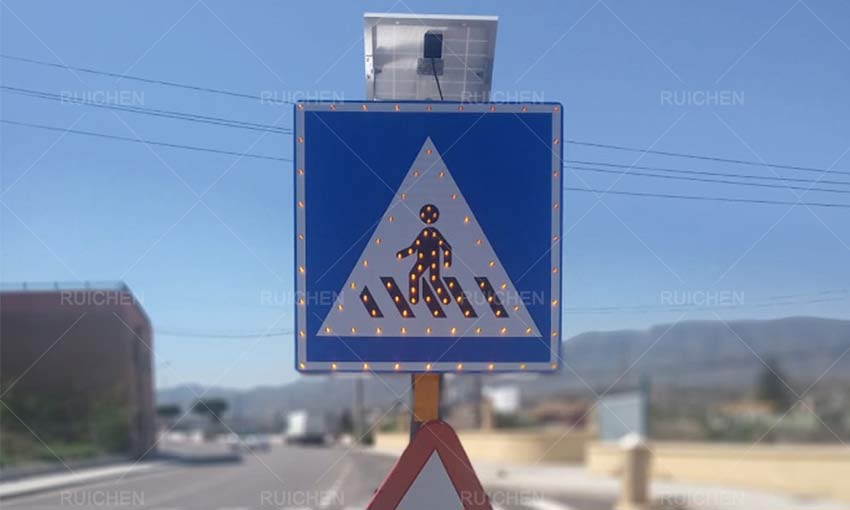 Flashing Solar Powered Pedestrian Crossing Signs in Brazil