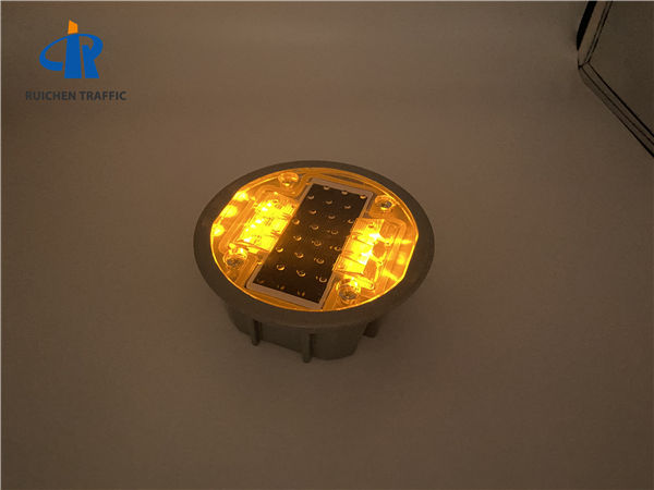 aluminum solar road stud with yellow LED light