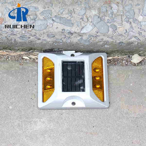 Customized road stud light for urban road