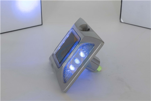 signo de carretera LED con energia solar vialetas