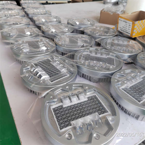 Customized led solar studs price