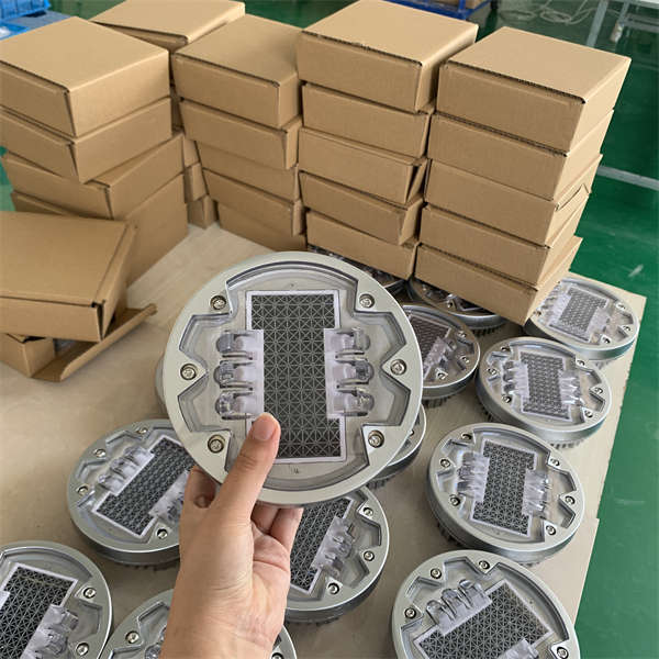 High Quality Solar Stud Light Price