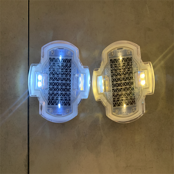 Customized solar road studs price